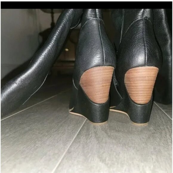 🎉SOLD  Black Knee High Wedge Boot Size 6.5M - Picture 3 of 7